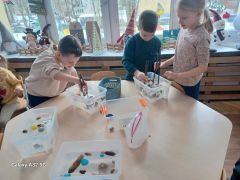 kącik badawczy -	„Co pływa? Co 