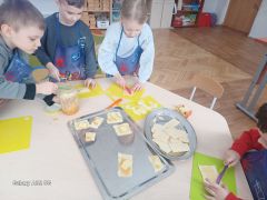 grupa gospodarcza - smakołyki z wafli,   miodu i jabłka